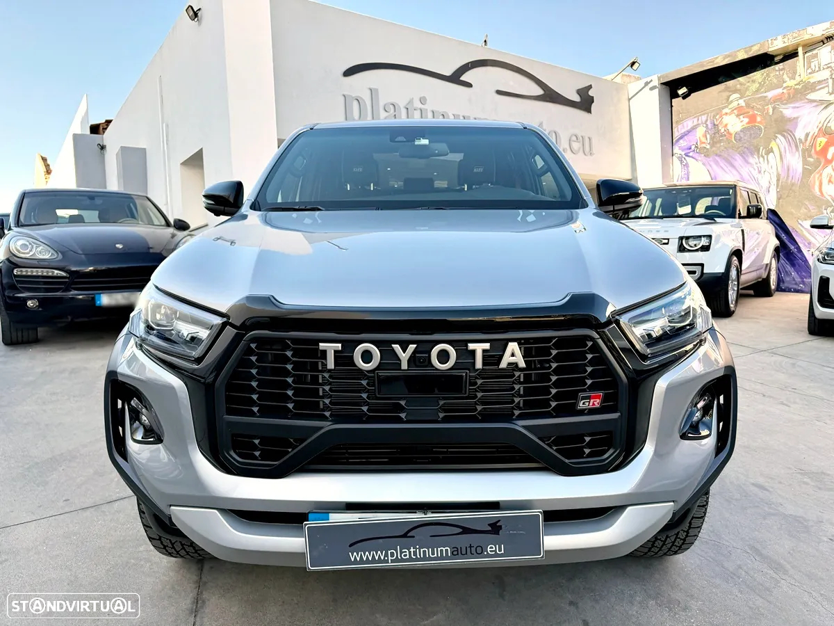 Toyota Hilux 2.8 D-4D 4WD GR Sport - 8