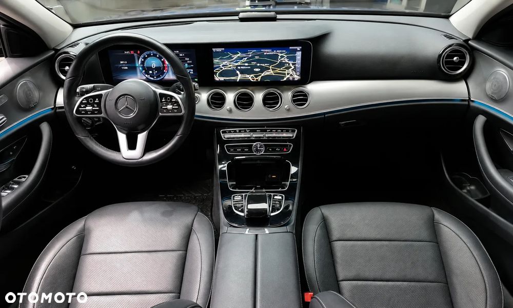 Mercedes-Benz Klasa E 300 9G-TRONIC AMG Line - 8