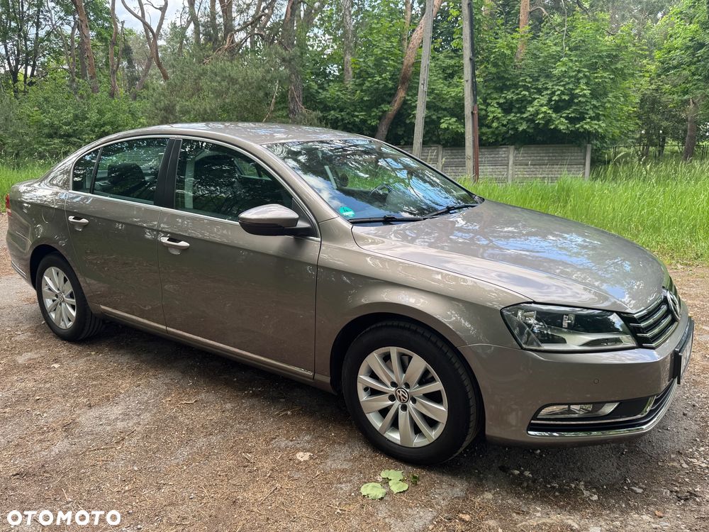 Volkswagen Passat - 2