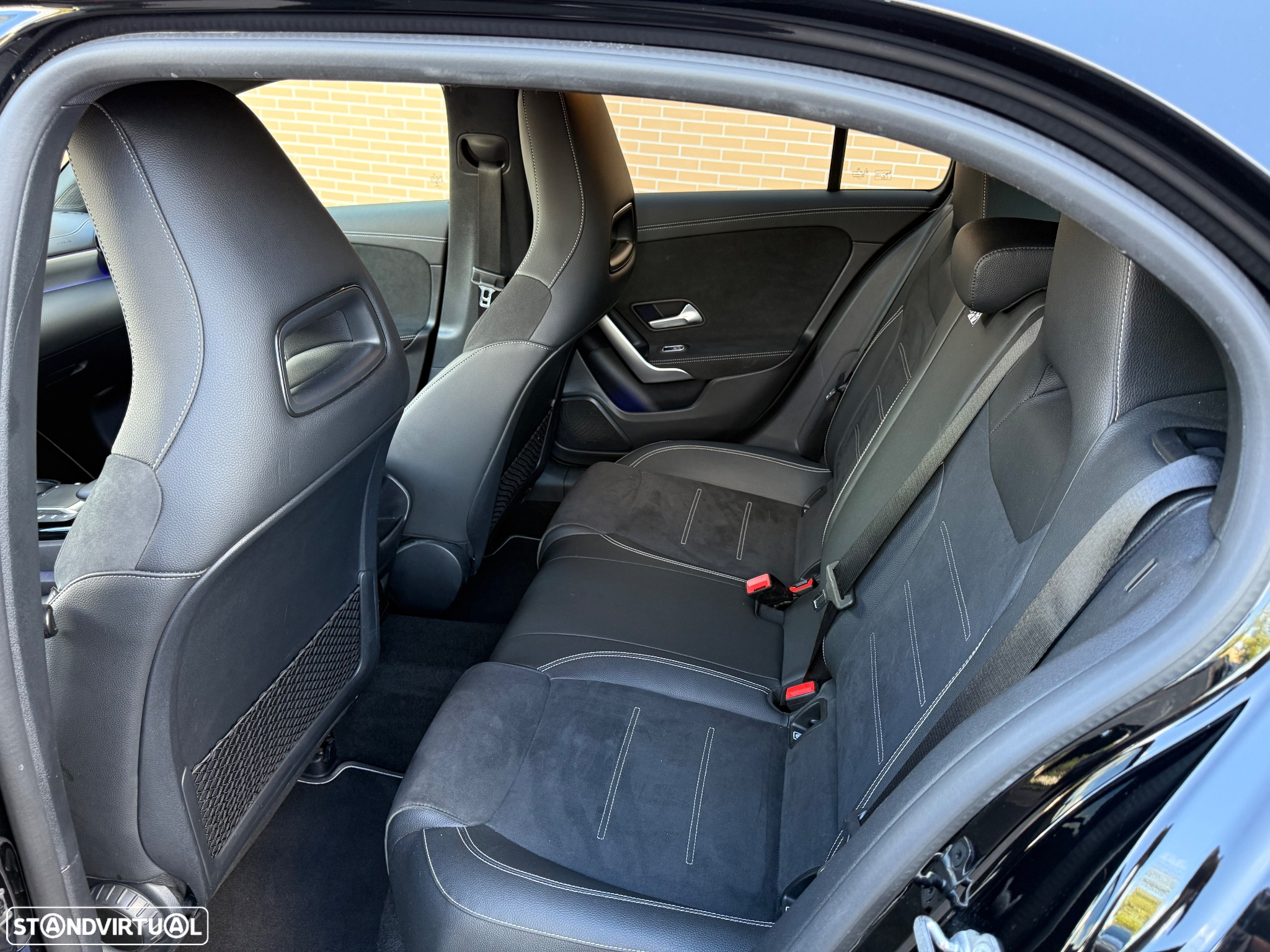 Mercedes-Benz A 250 e AMG Line - 17