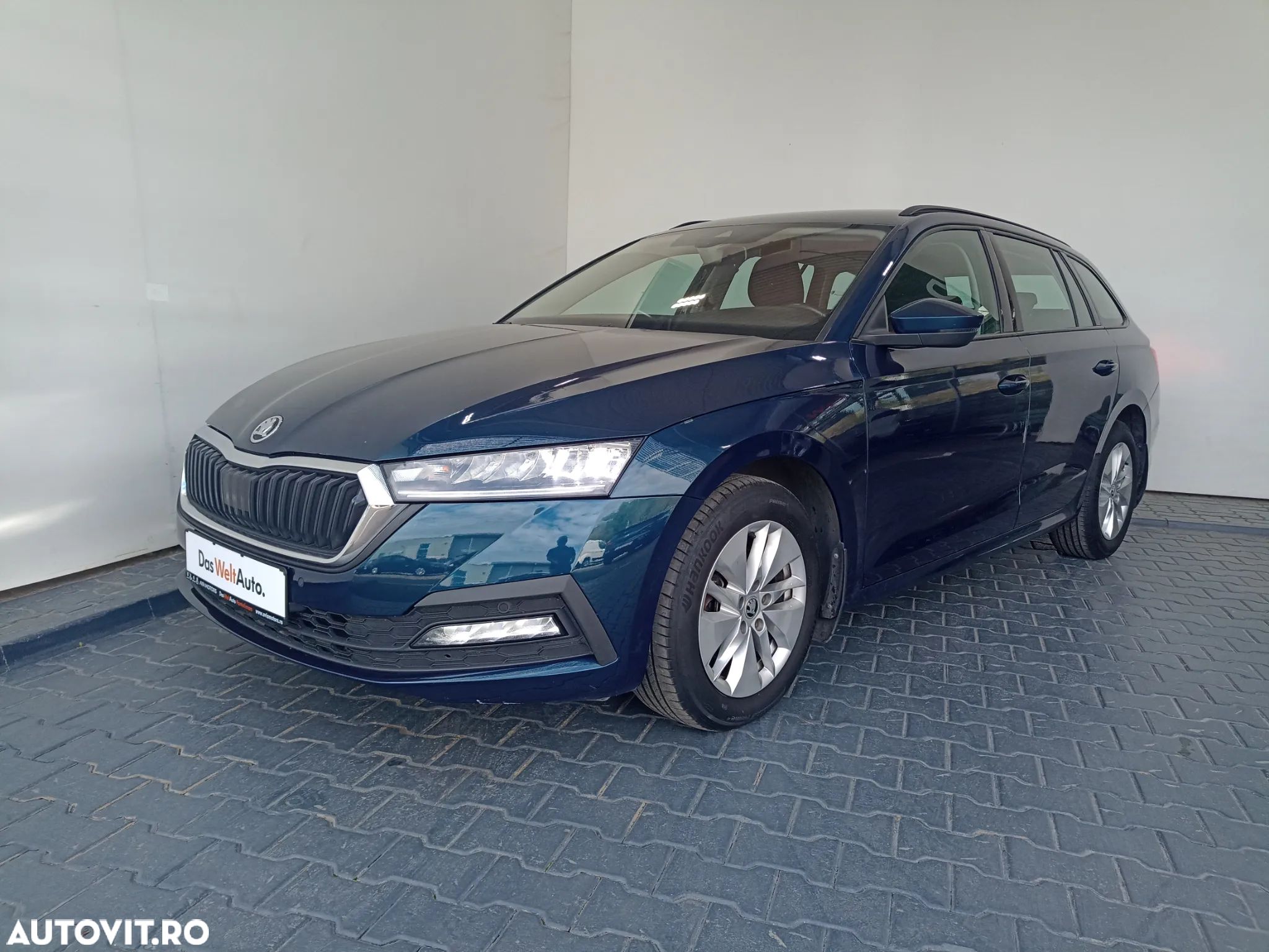Skoda Octavia Combi 2.0 TDI DSG Ambition - 1