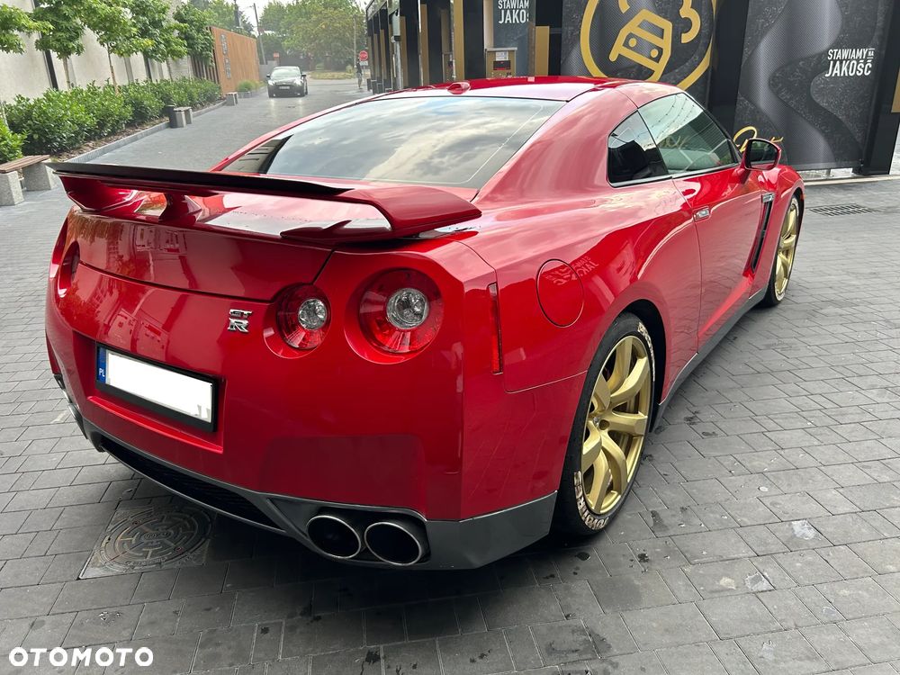 Nissan GT-R - 6
