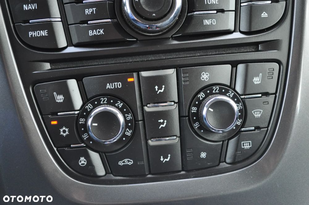 Opel Astra 1.6 Turbo Automatik - 30