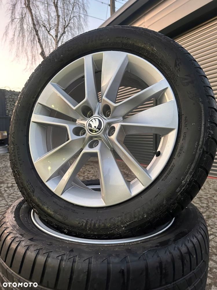 KOŁA ALU FELGI SKODA KAROQ 5X112 215 55 17 BRIDGESTONE 215 55 17 JAK NOWE Letnie - 5