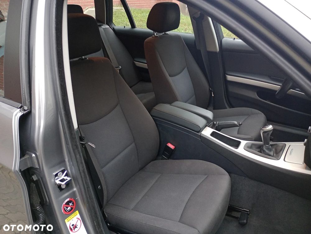 BMW Seria 3 318d DPF - 10
