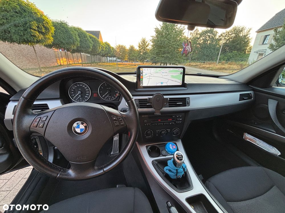 BMW Seria 3 318i - 12