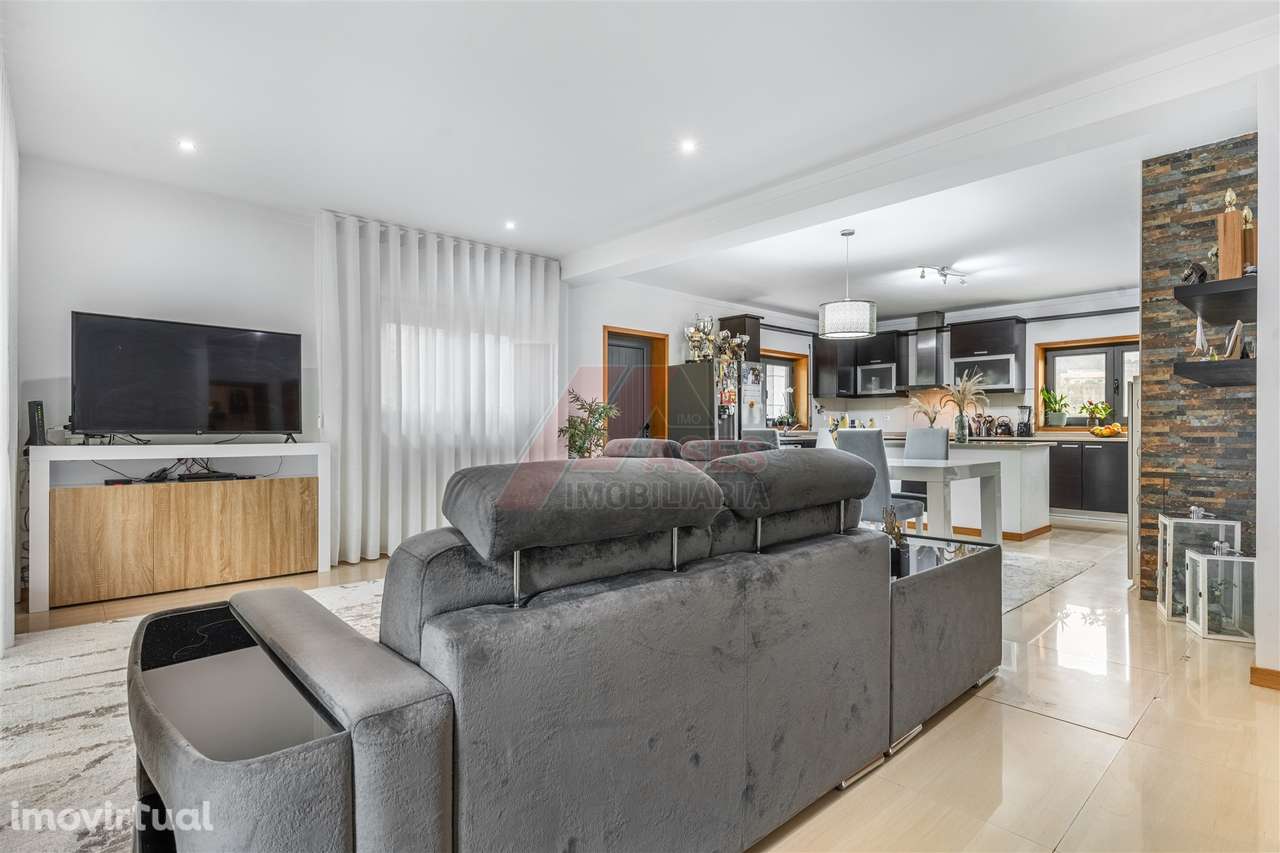 Moradia com Terreno e Espaços Amplos – 5 min de Fafe! - Grande imagem: 3/41