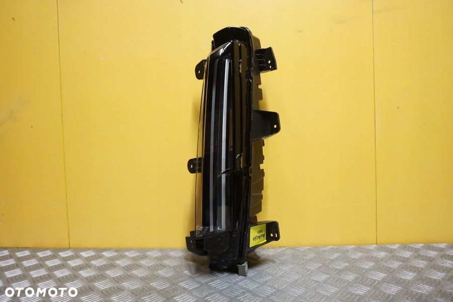 CADILLAC ESCALADE 2021- HALOGEN LAMPA LED DRL LEWA USA - 1