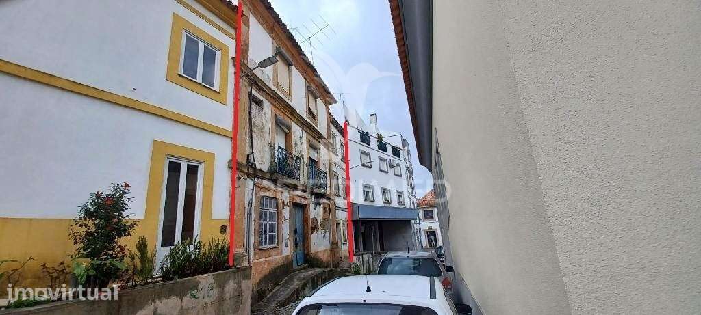 Conjunto de duas Moradias para converter em Apartamentos - Grande imagem: 3/4