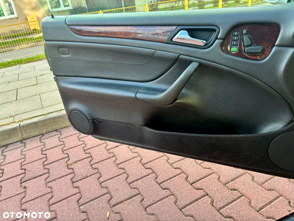 Mercedes-Benz CLK 320 - 13