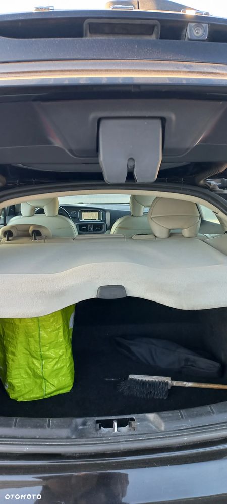 Volvo V40 D4 Drive-E Ocean Race - 2