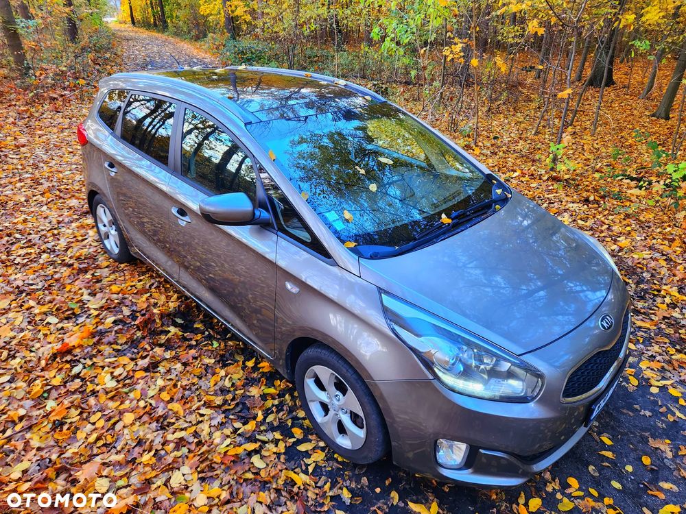 Kia Carens 1.7 CRDi XL 7os - 11