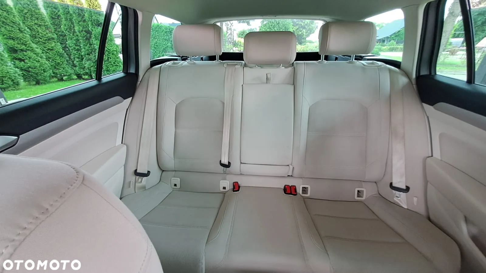 Volkswagen Passat - 4