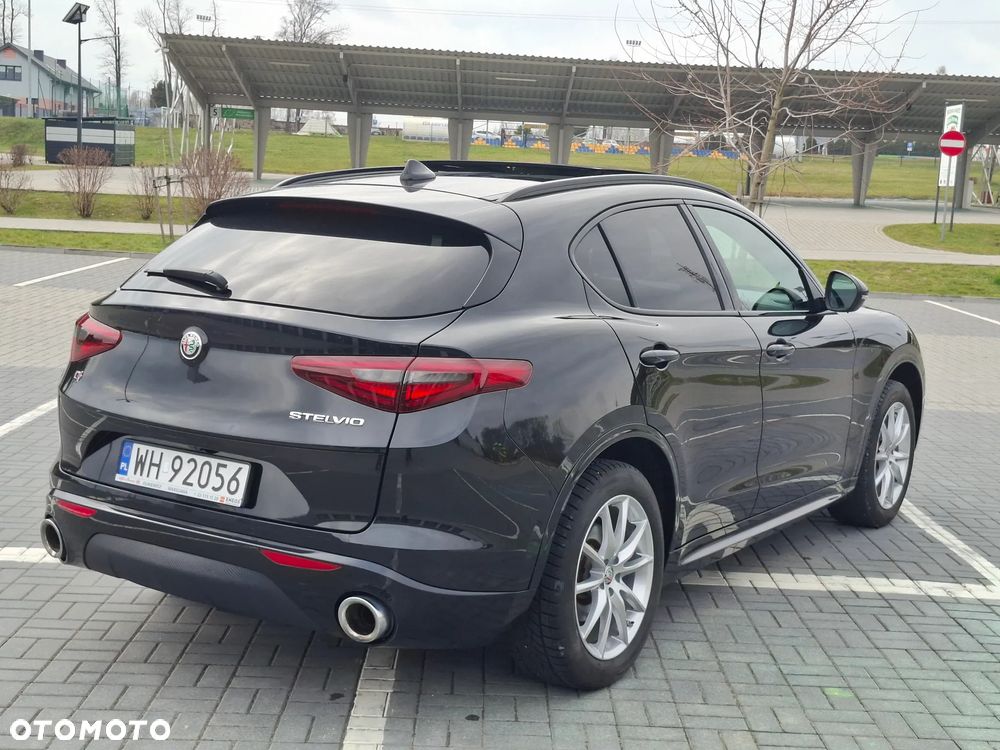 Alfa Romeo Stelvio - 7