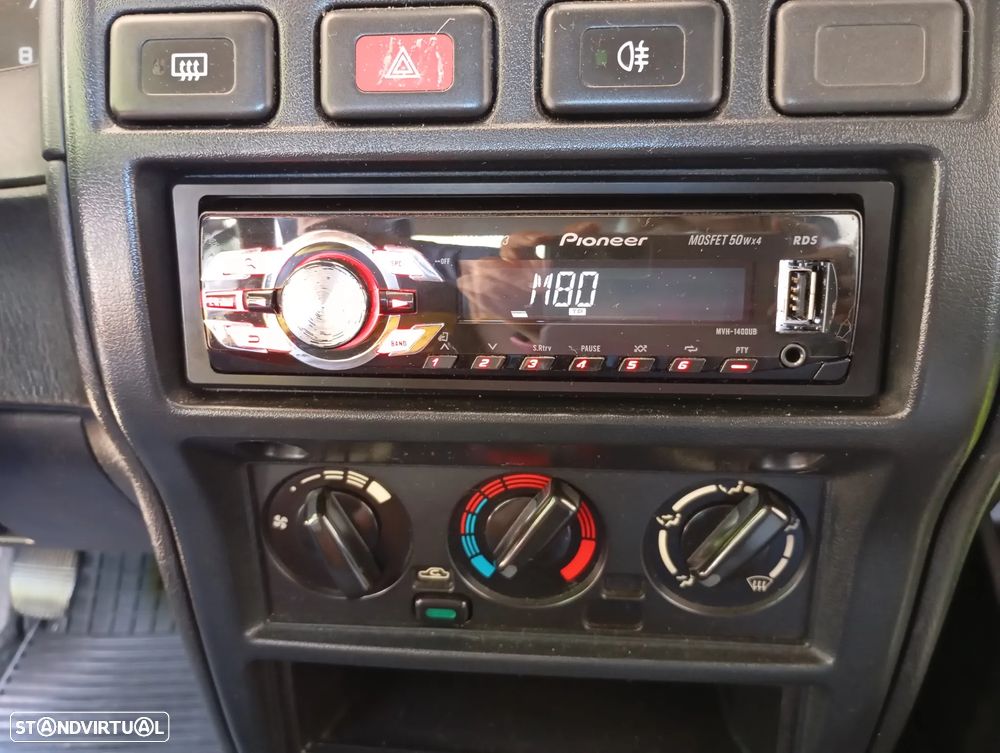 Nissan Almera 1.4 SLX - 10