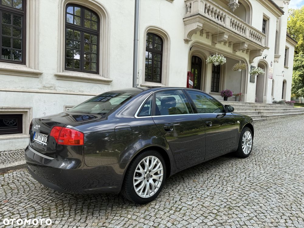Audi A4 Limousine - 7