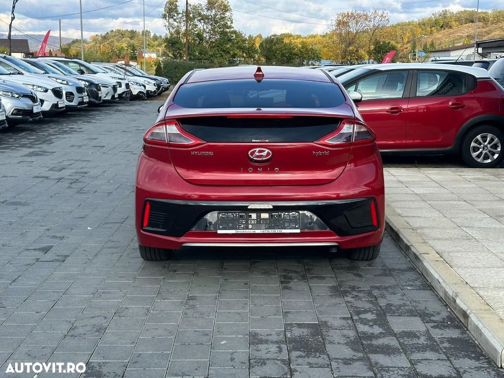 Hyundai IONIQ - 12