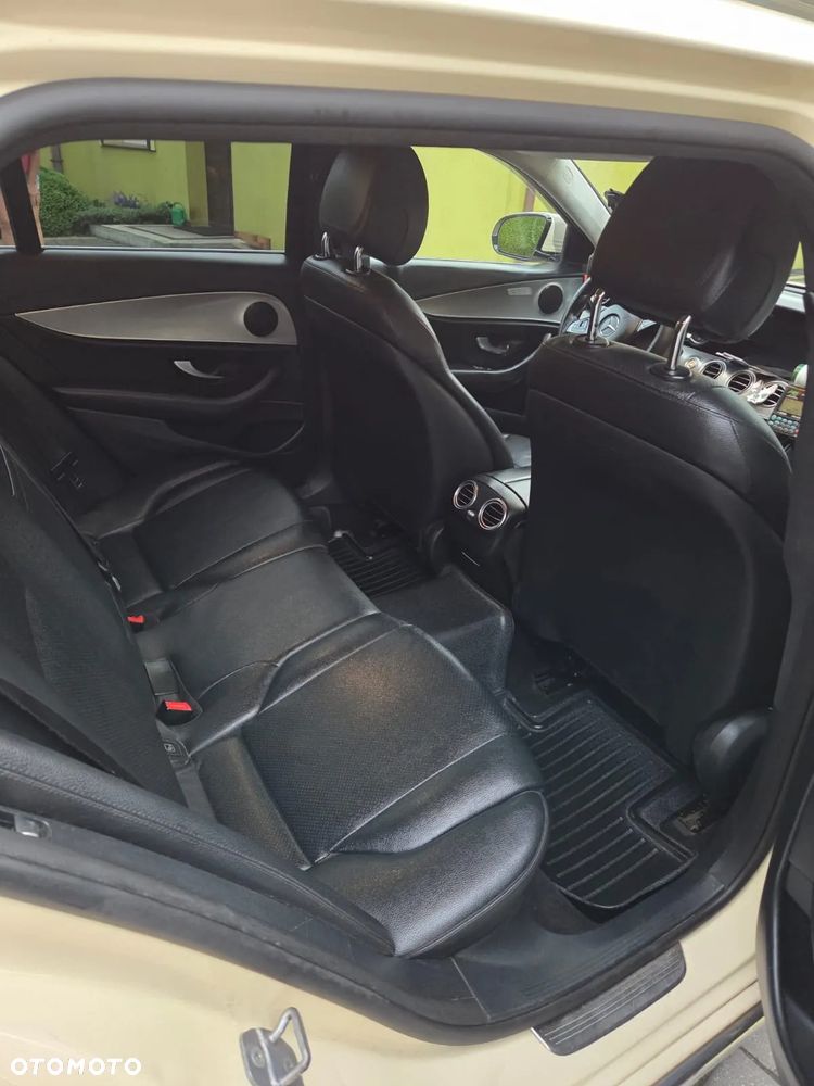 Mercedes-Benz Klasa E 220 d 9G-TRONIC - 11