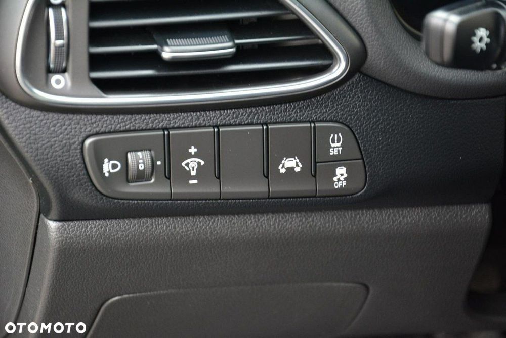 Hyundai i30 1.4 YES - 29