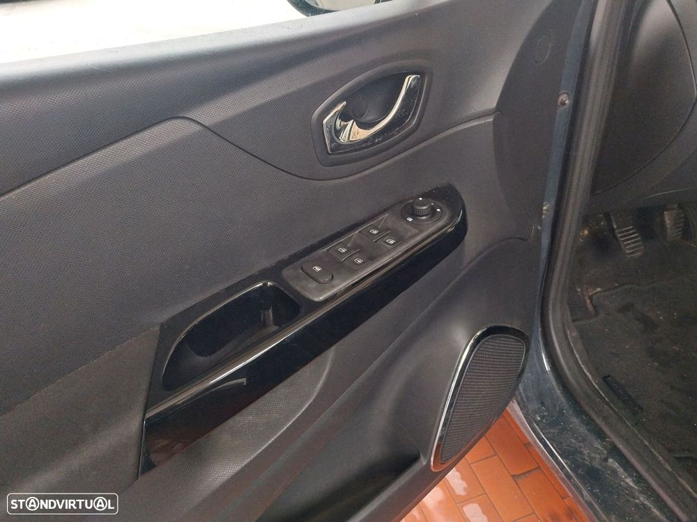 Renault Captur 1.5 dCi Exclusive - 3