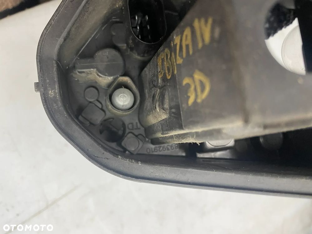 WKŁAD LAMPY LEWY PRAWY TYŁ SEAT IBIZA IV 3D 89392910 89392909 - 3