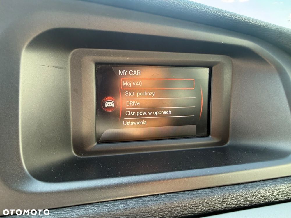 Volvo V40 - 18