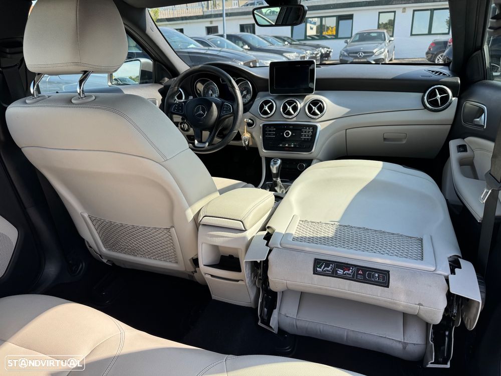 Mercedes-Benz GLA 180 d Urban - 37