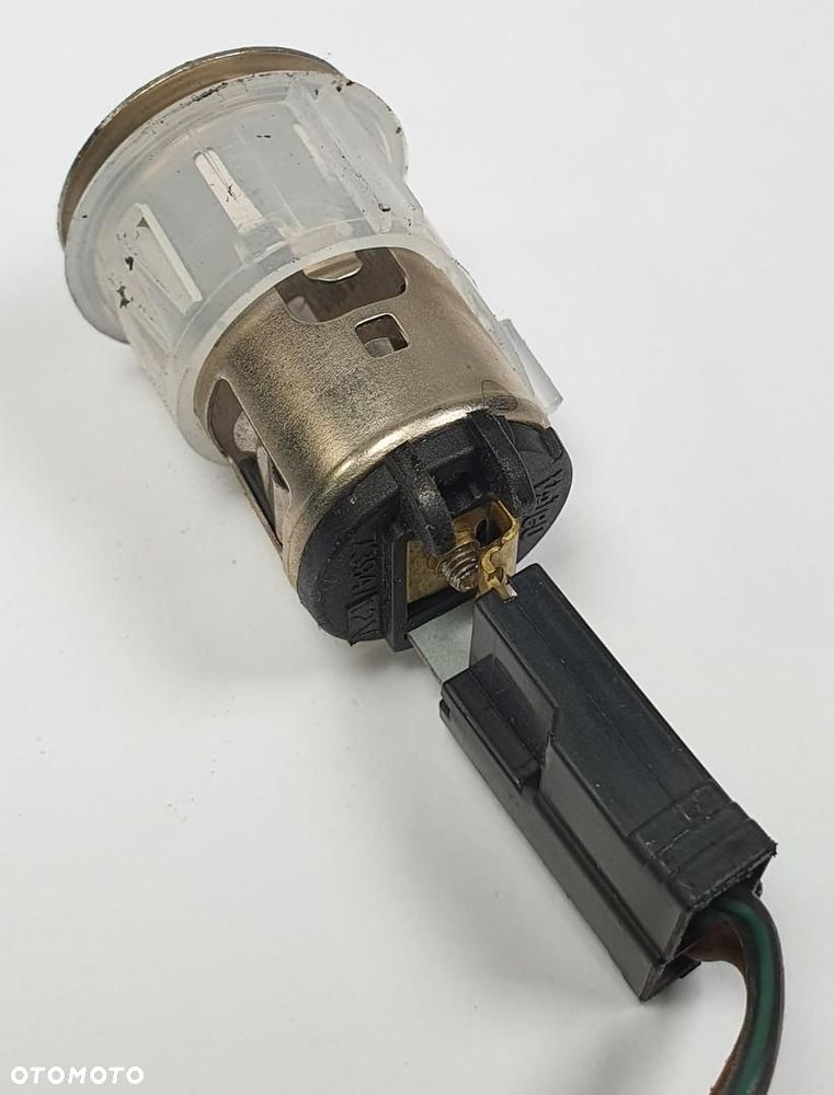 GNIAZDO ZAPALNICZKI 12V SMART FORTWO II 451 - 3