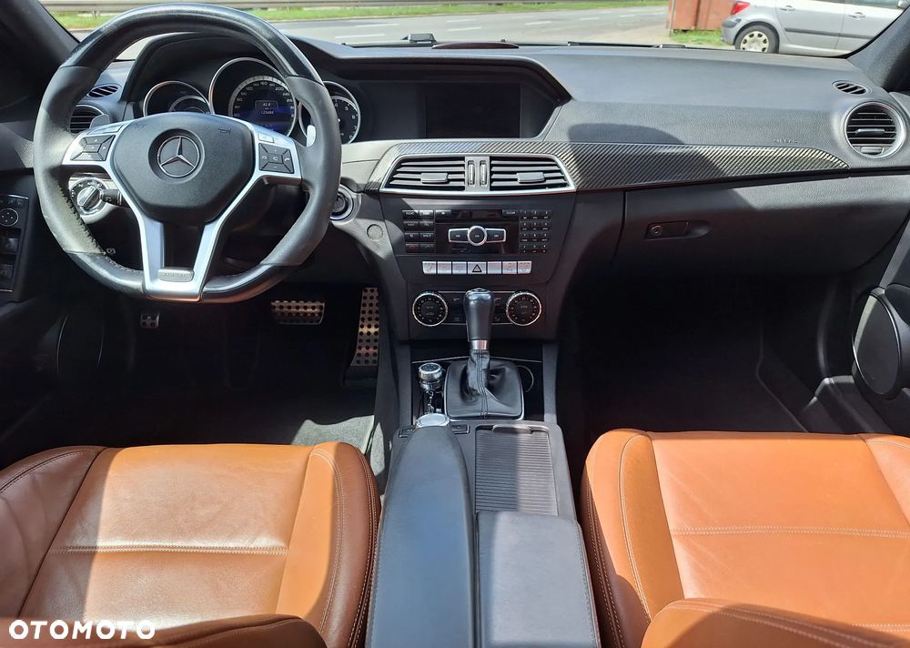 Mercedes-Benz Klasa C 63 AMG AMG SPEEDSHIFT MCT AMG Performance Package - 11