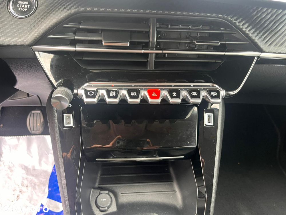 Peugeot 2008 - 18