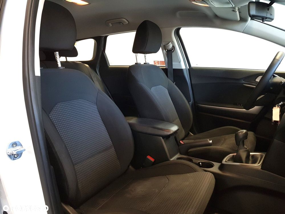 Kia Ceed - 23