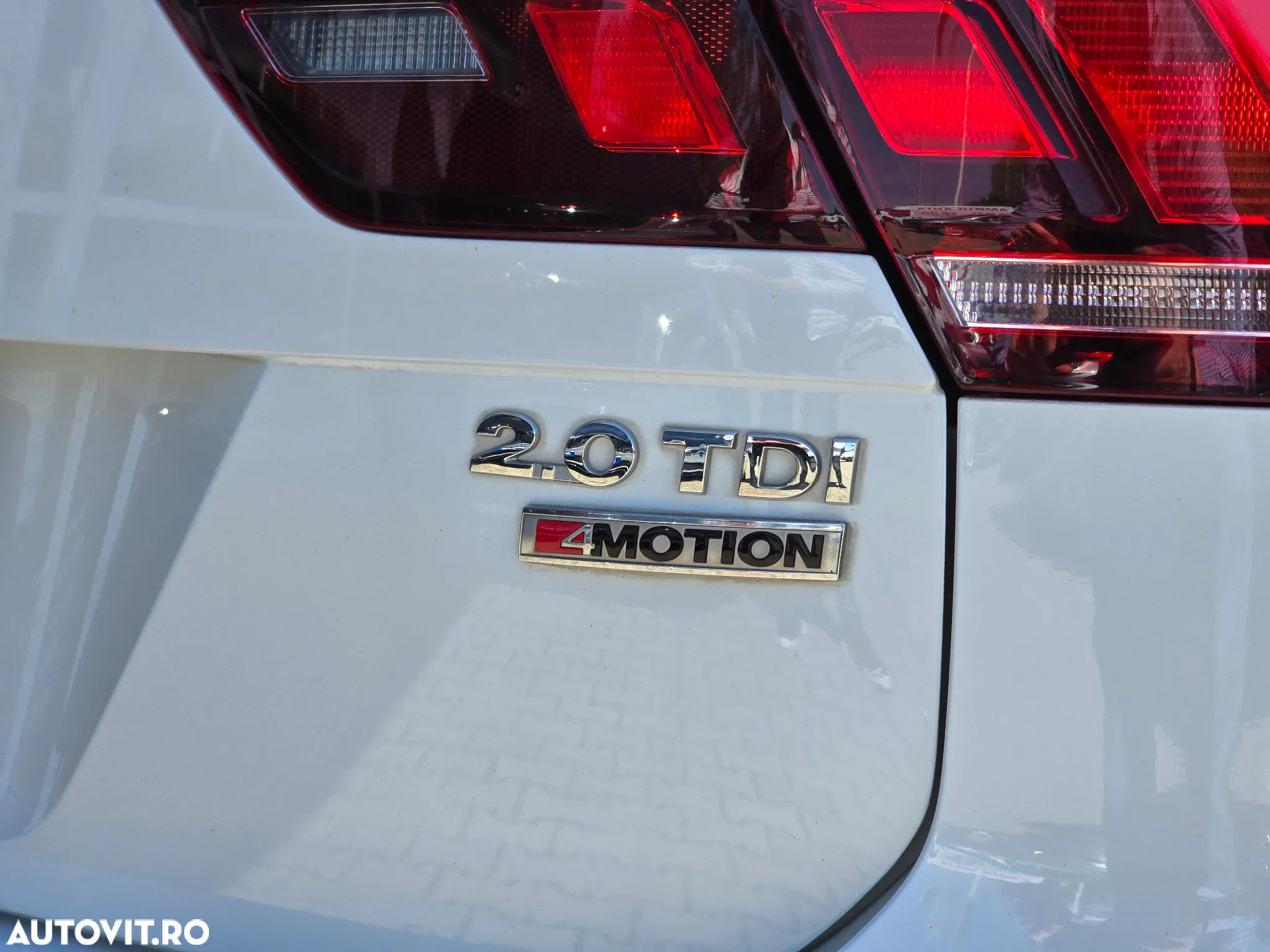 Volkswagen Tiguan 2.0 TDI SCR 4MOTION DSG R-Line - 39