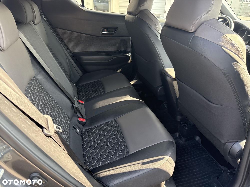 Toyota C-HR 2.0 Hybrid Executive - 8