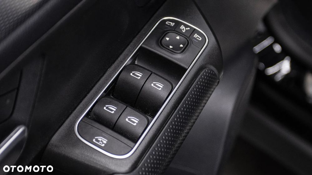 Mercedes-Benz GLB 200 d 8G-DCT - 36