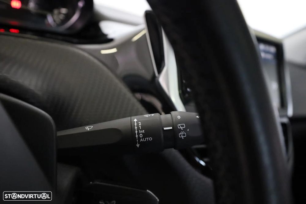 Peugeot 208 1.2 PureTech Allure EAT6 - 38