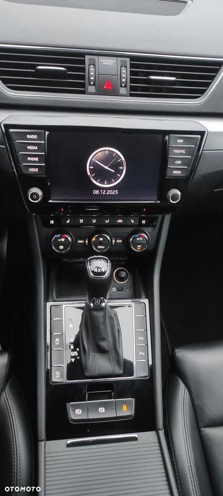 Skoda Superb 2.0 TDI 4x4 DSG SportLine - 14