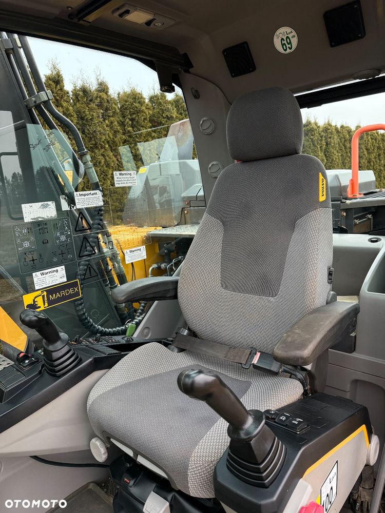 Volvo EC 140 EL - 35