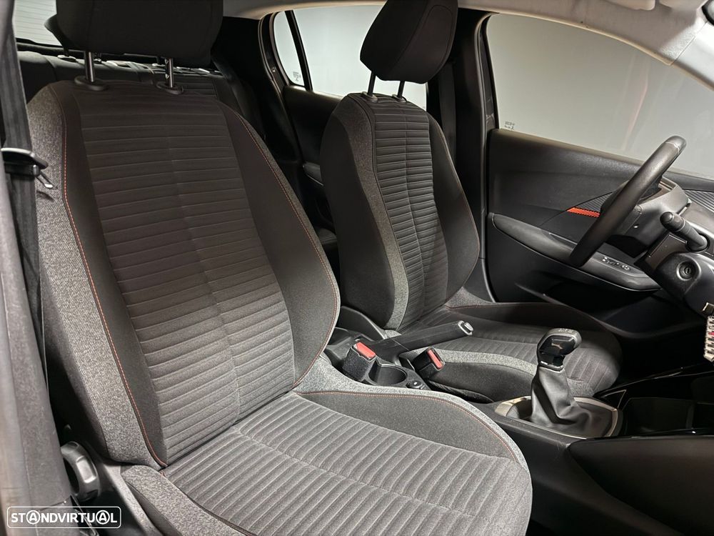 Peugeot 208 - 11