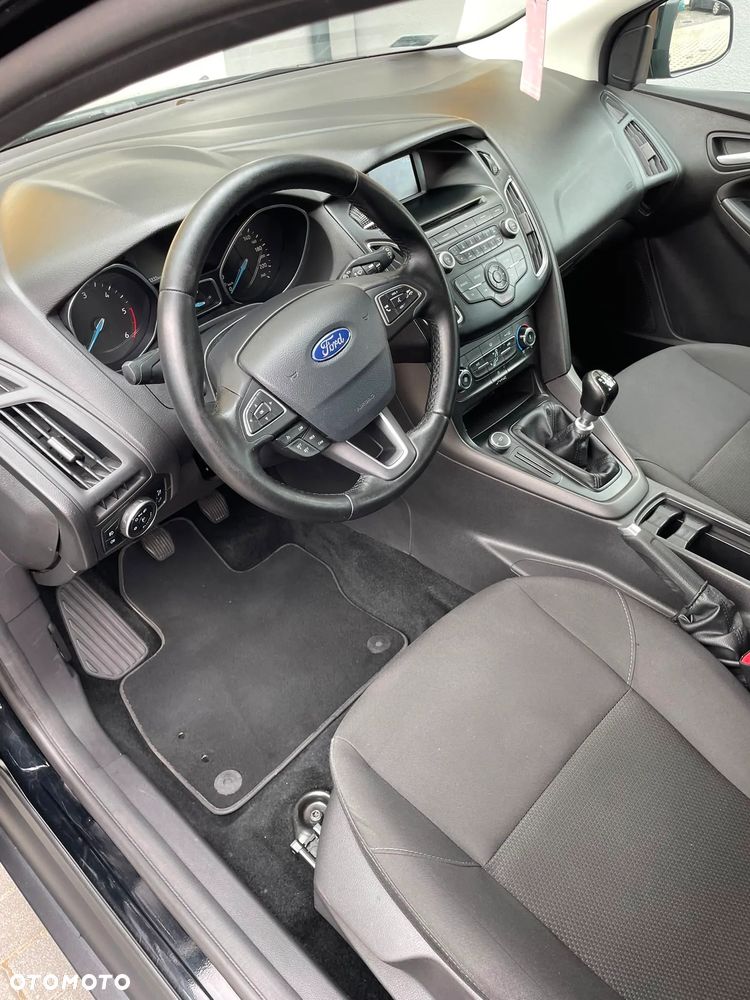 Ford Focus 1.5 TDCi SYNC Edition - 9
