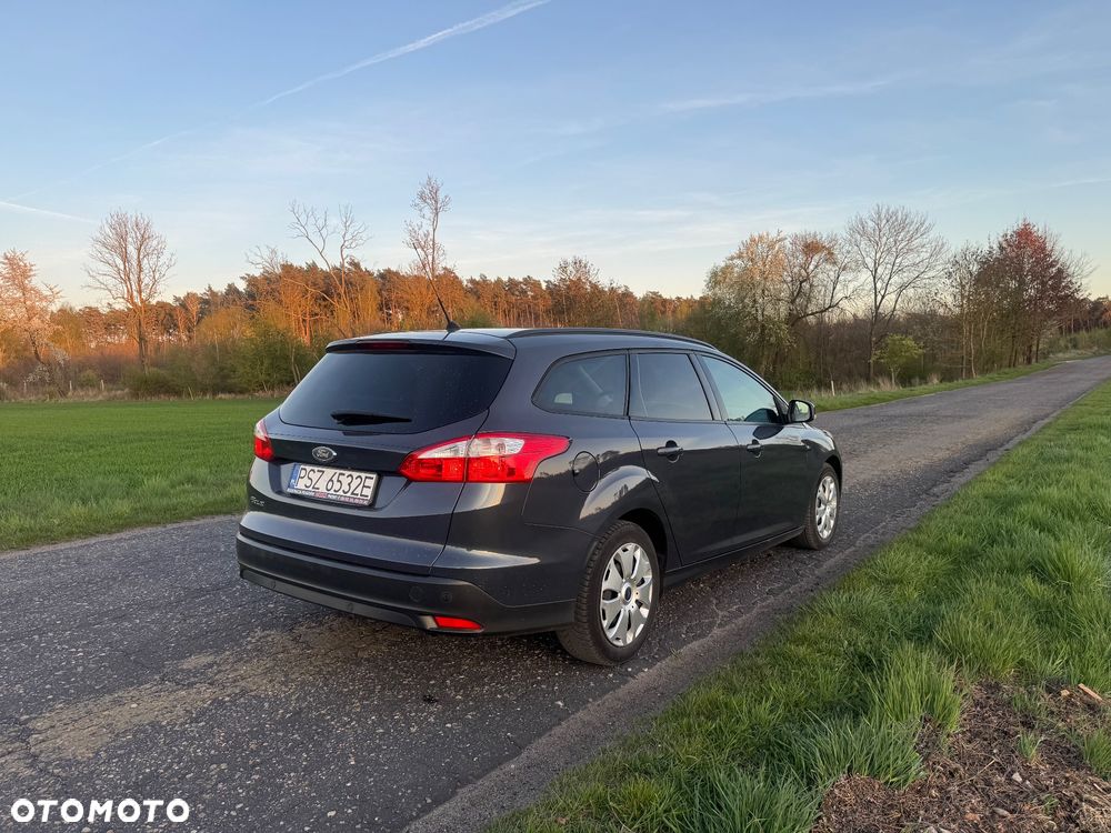 Ford Focus 1.6 Edition - 10