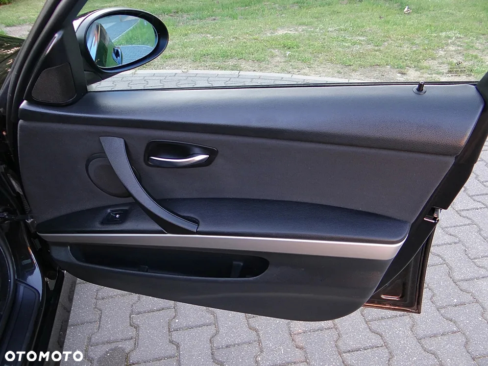 BMW Seria 3 320d - 27