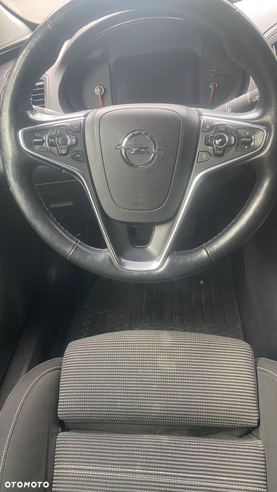 Opel Insignia - 23