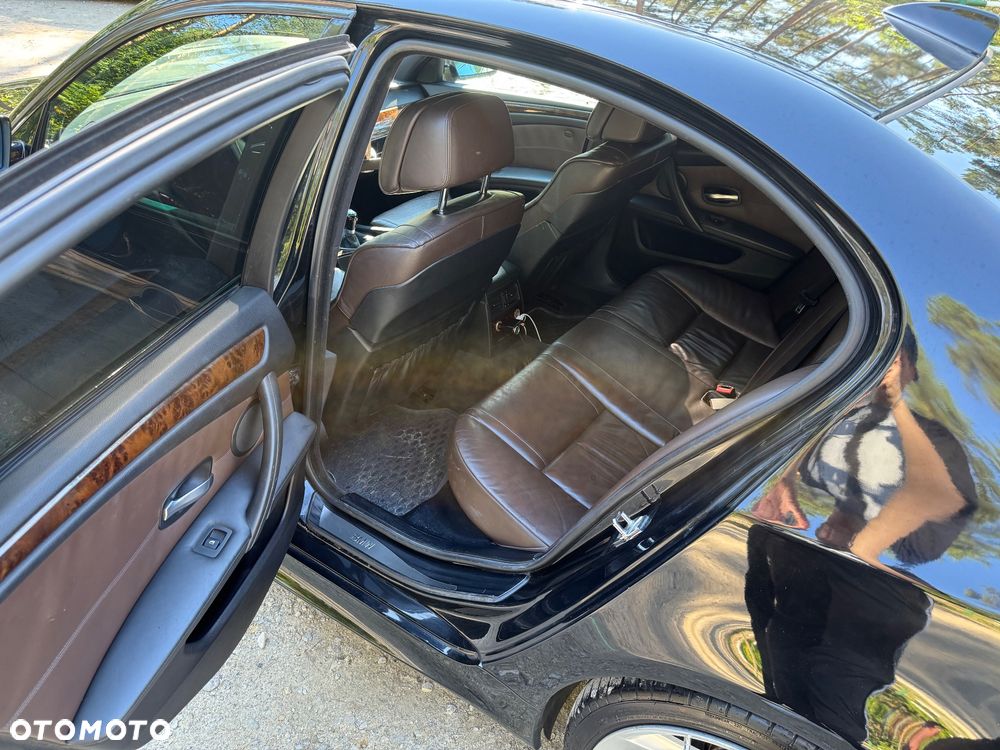 BMW Seria 5 525d - 11