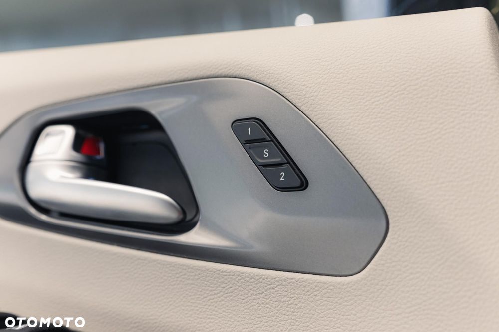 Chrysler Pacifica - 25