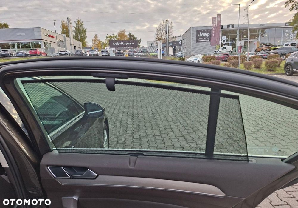 Volkswagen Passat - 21
