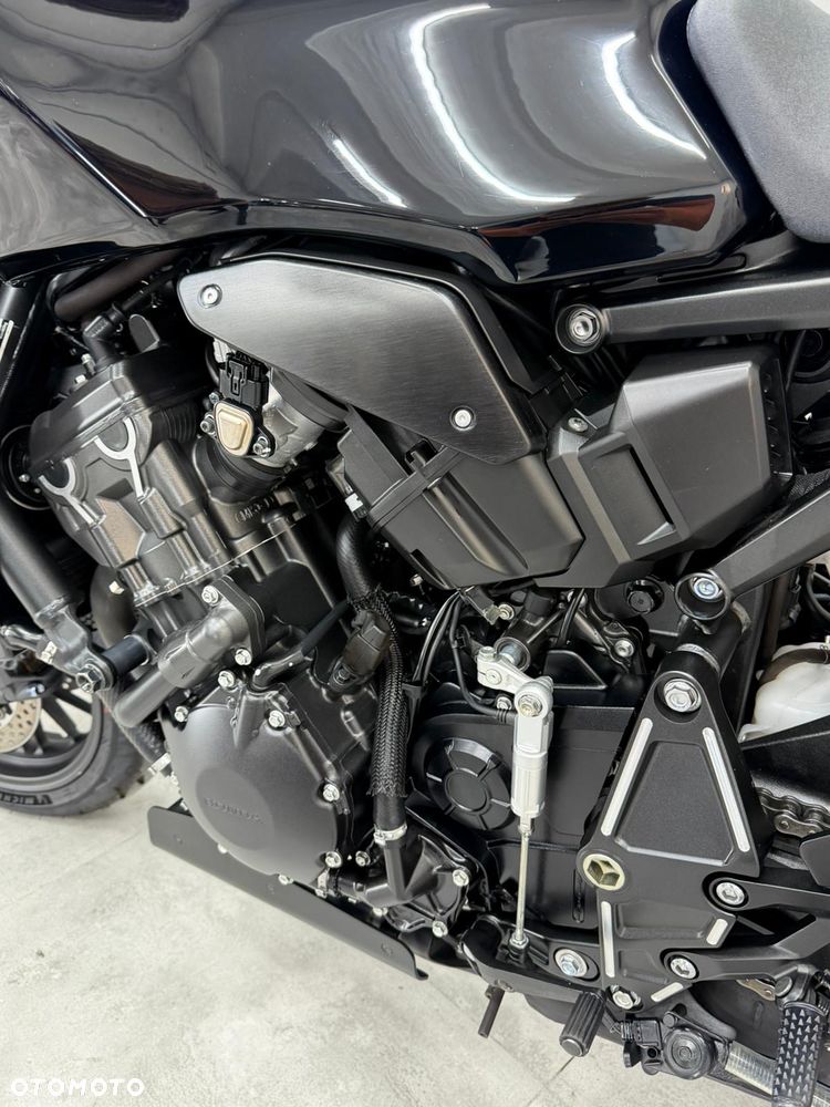 Honda CB - 22
