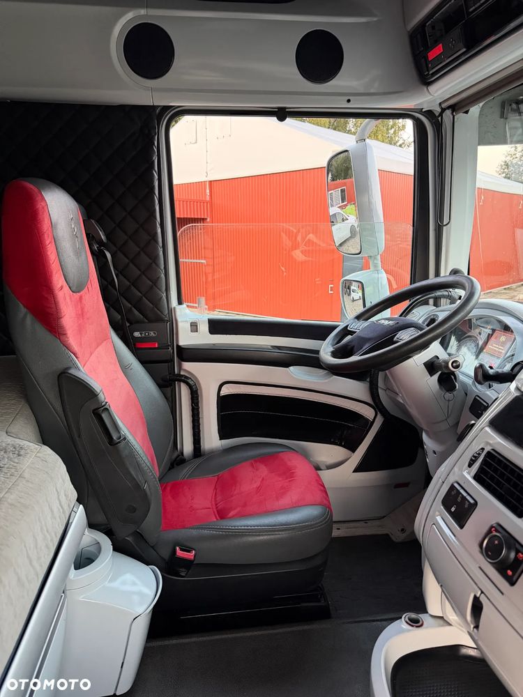 DAF XF 106 530 PUSHER 6x2 / RETARDER INTARDER / 3 OSIE / PRZEBIEG 668 851 KM / NAJMOCNIEJSZY SILNIK 530 KM / NAJWIĘKSZA KABINA SUPER SPACE CAB / 2017 ROK !! - 38