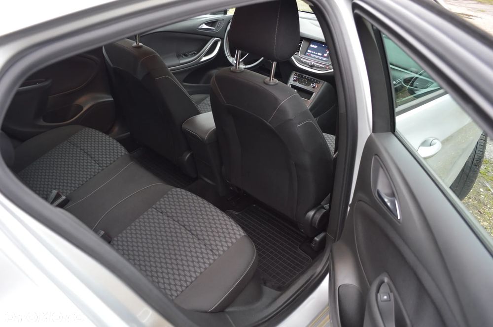 Opel Astra 1.4 T Enjoy S&S - 17