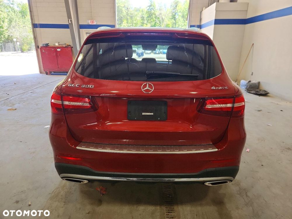 Mercedes-Benz GLC - 7