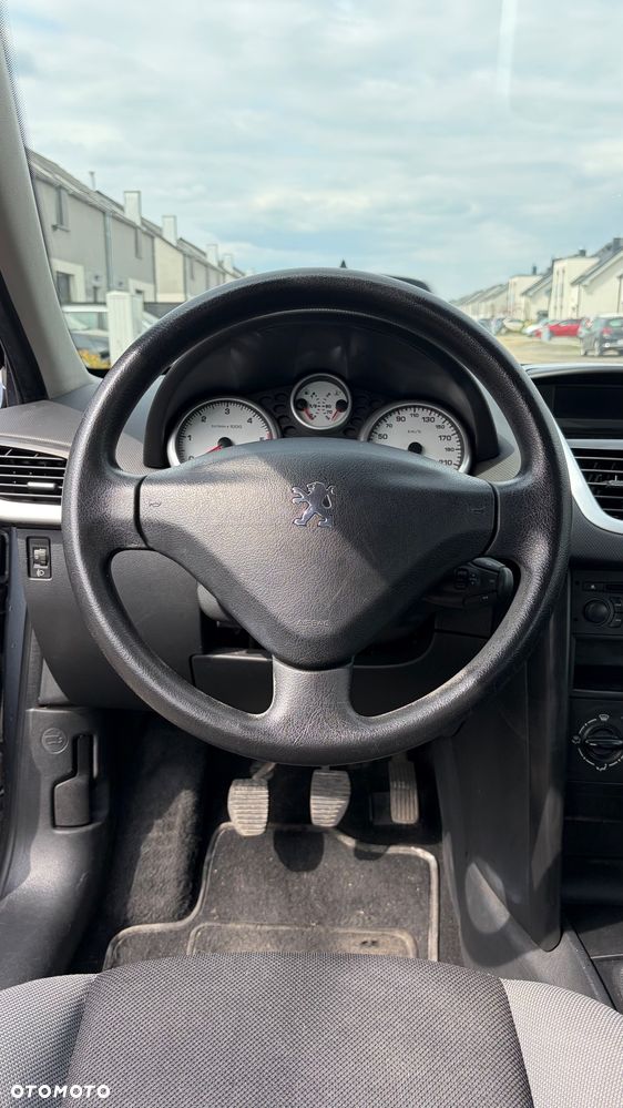 Peugeot 207 1.6 HDi - 10